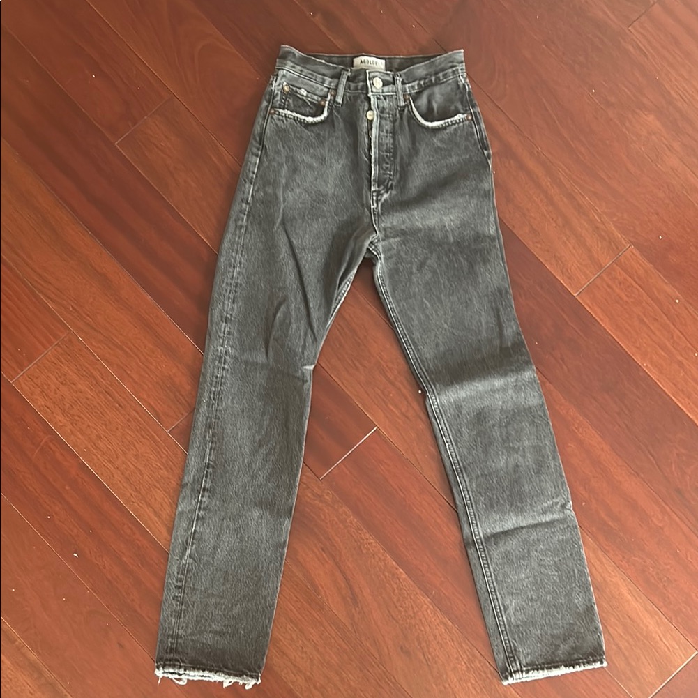 Levi's High-Waisted Black Jeans